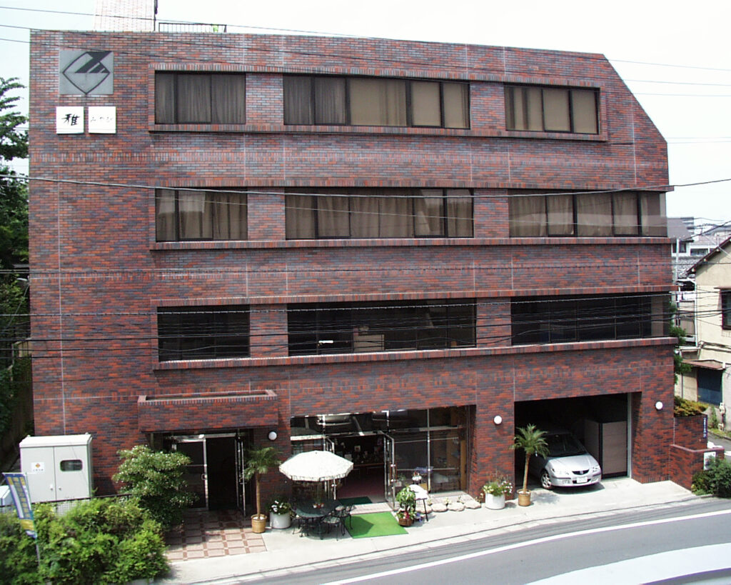 株式会社リプル | 雅グループ